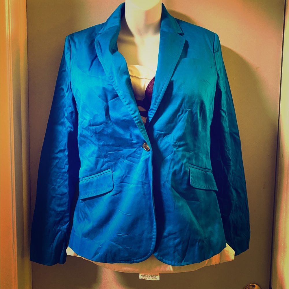 NWOT bright blue Covington blazer size LG gorgeous